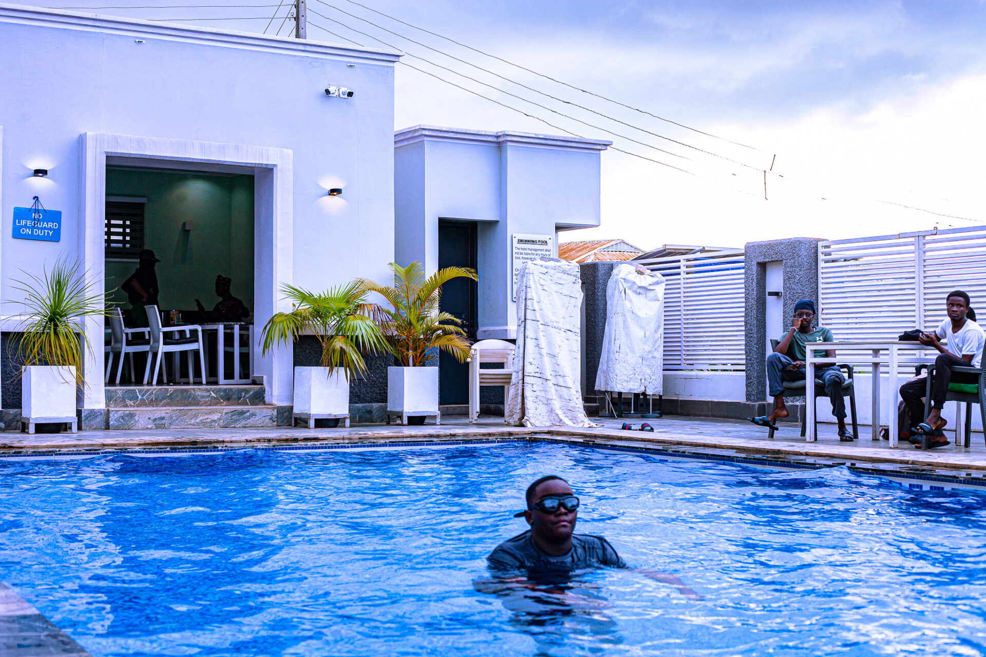 Lounge sitout & Pool Arena